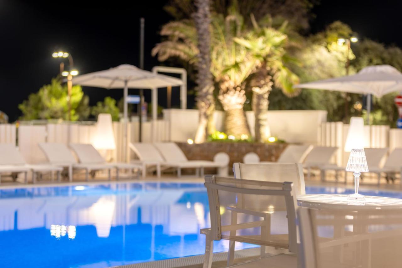 Hotel Sporting Rimini Bagian luar foto