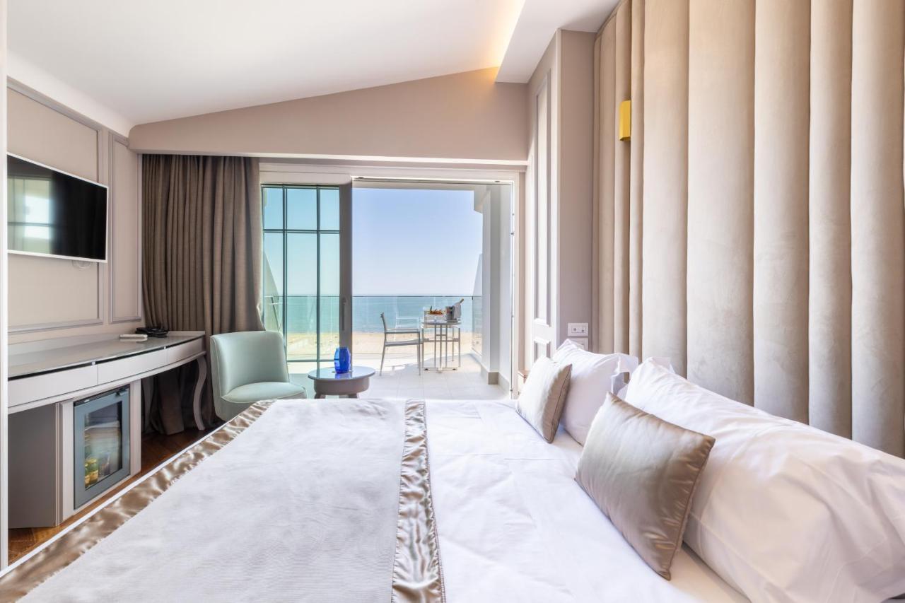 Hotel Sporting Rimini Bagian luar foto