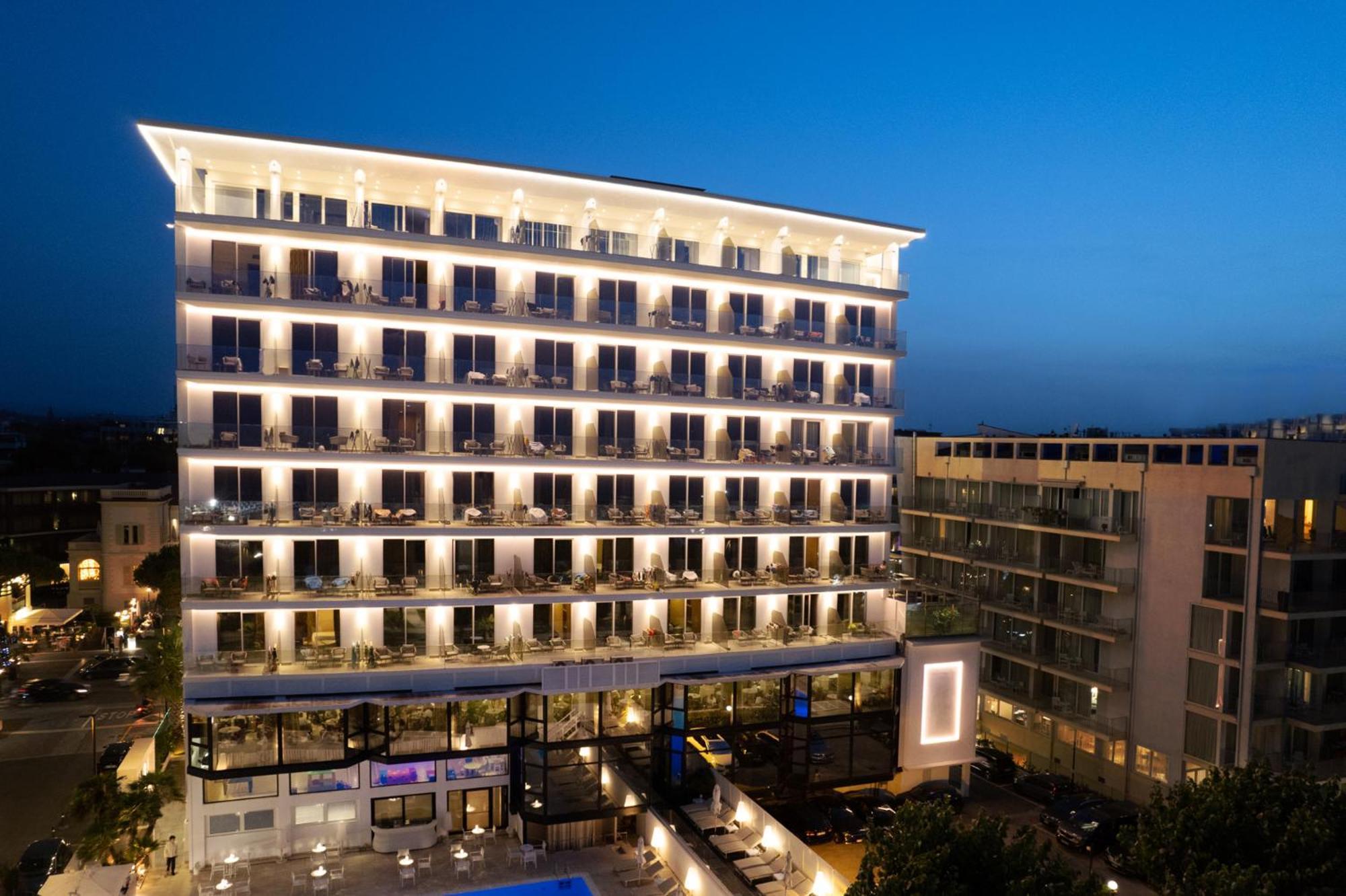 Hotel Sporting Rimini Bagian luar foto