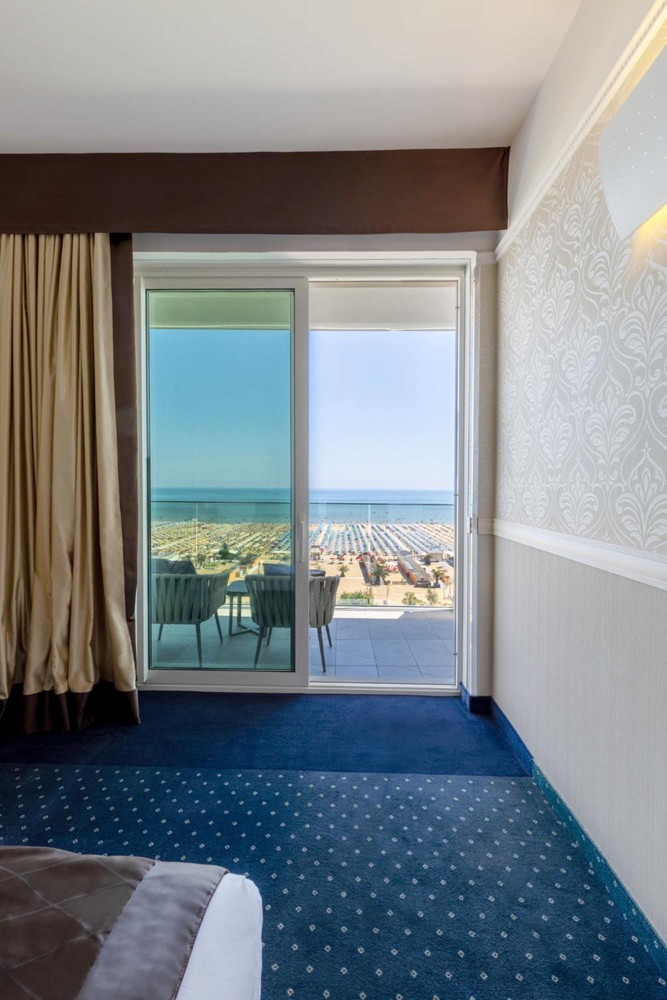 Hotel Sporting Rimini Bagian luar foto