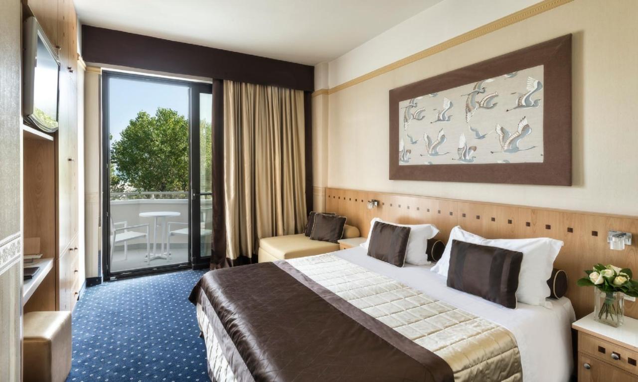 Hotel Sporting Rimini Bagian luar foto